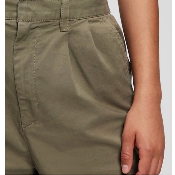NWT! GAP Women's Black High Rise Pleated Khaki with Washwell - Multiple Sizes - Picture 5 of 7
